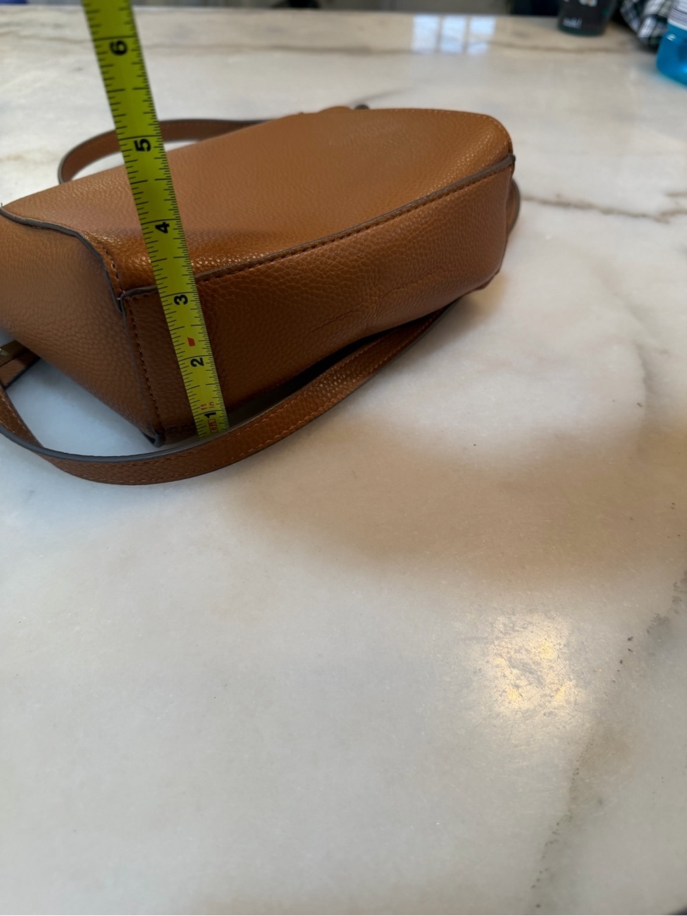 Kenneth Cole Cognac Leather Crossbody with Gold Hardware - Picture 5 of 8